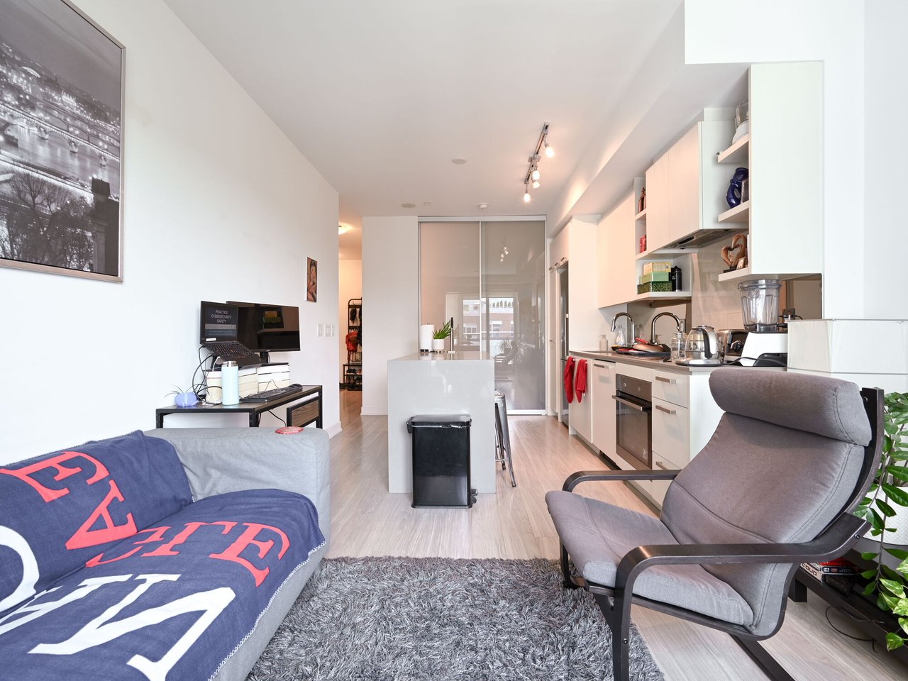1830 Bloor St W Unit 813