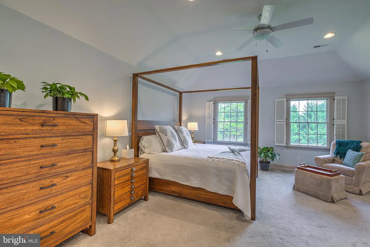 6 Rustic Dr