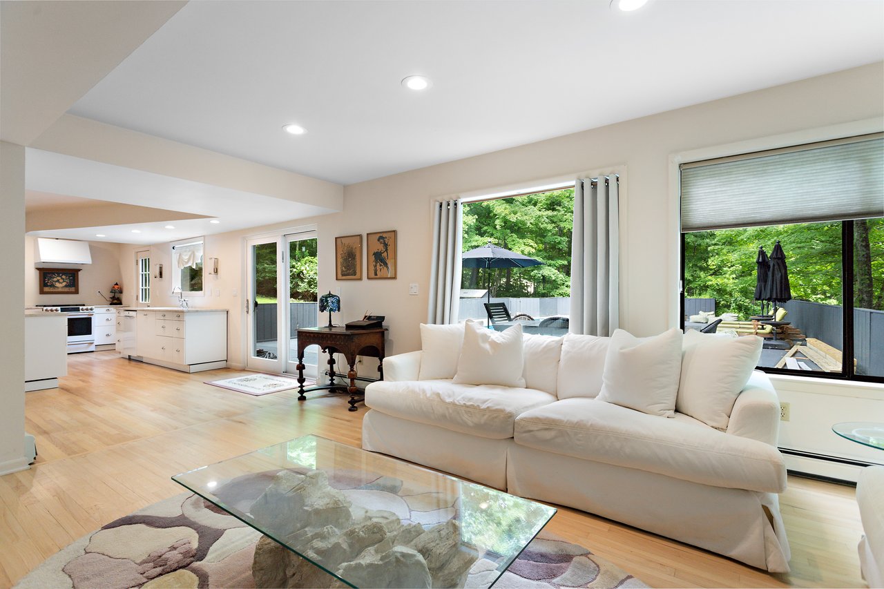 25 Cross Pond Road