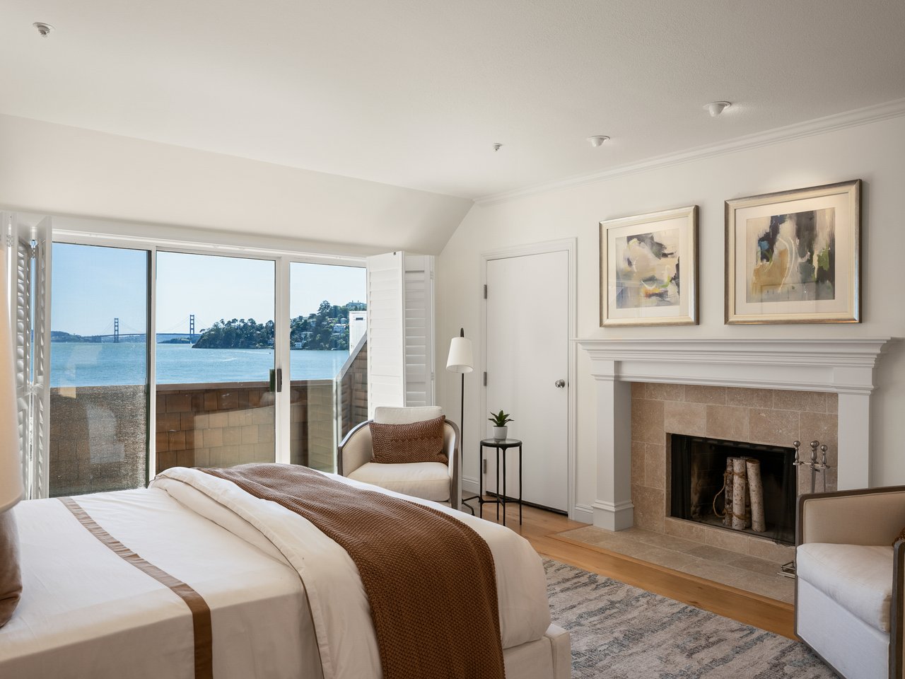 Luxury Condo with Sweeping Bay Views