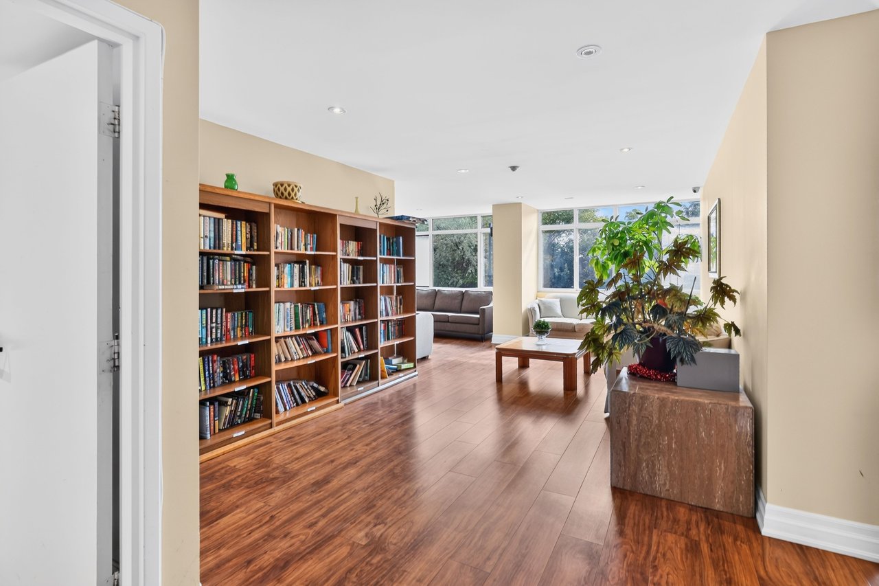 50 Elm Dr E 610
