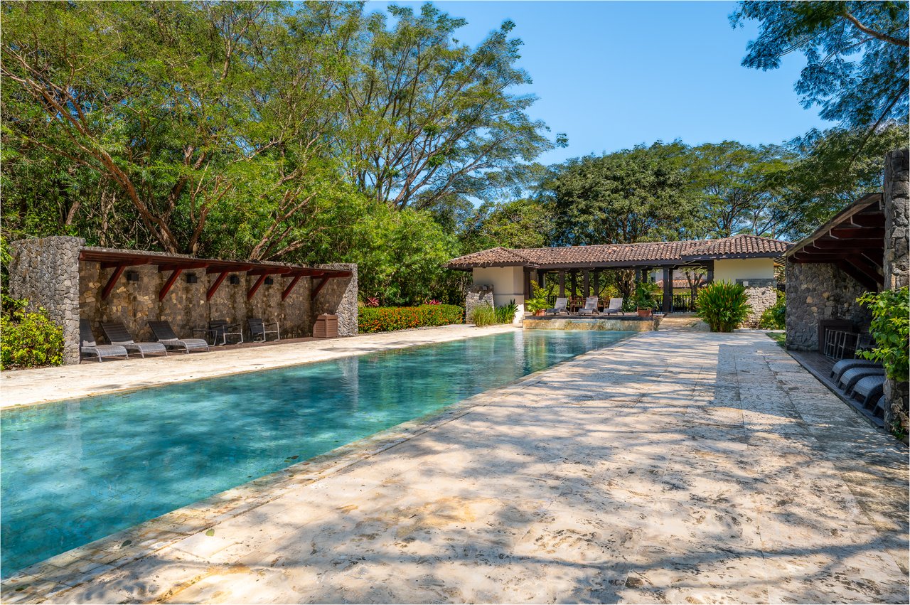 Malinches 27 A/B | Turnkey 6-Bedroom Duplex Investment in Hacienda Pinilla