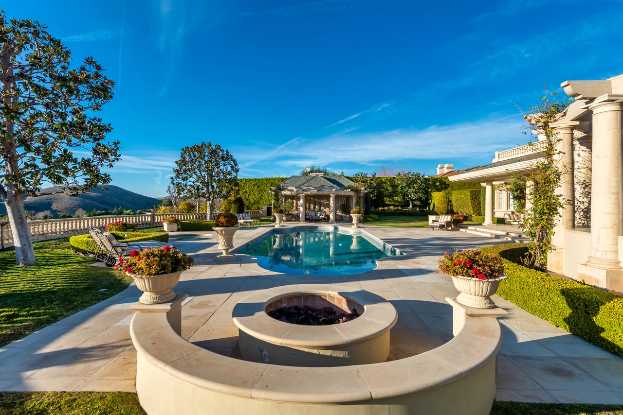 996 Vista Ridge Lane