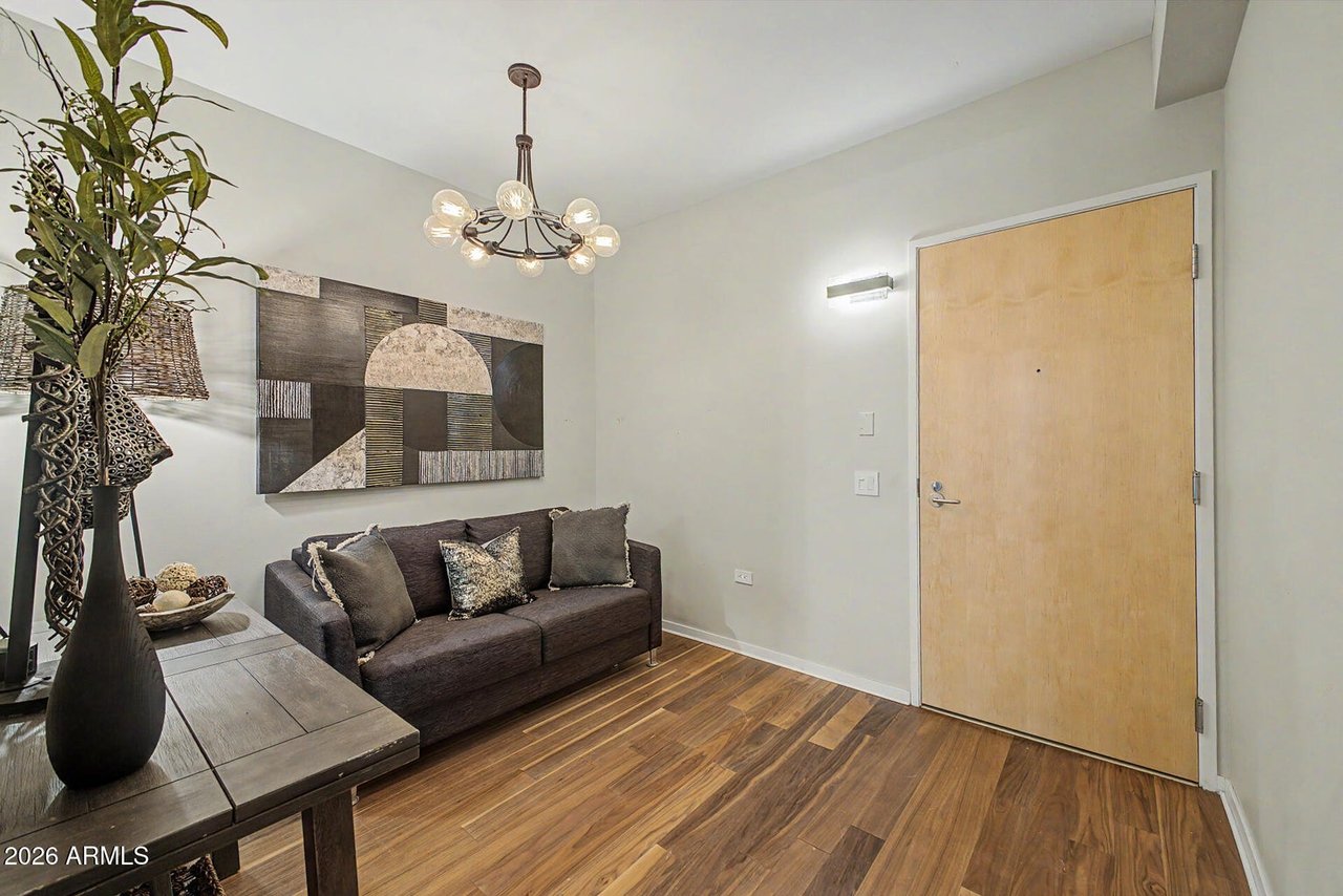 7117 E Rancho Vista Dr, #4009