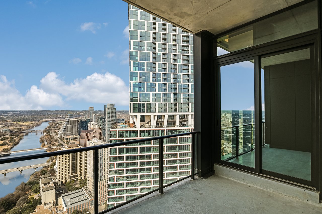 The Modern Sub-Penthouse #5402 North