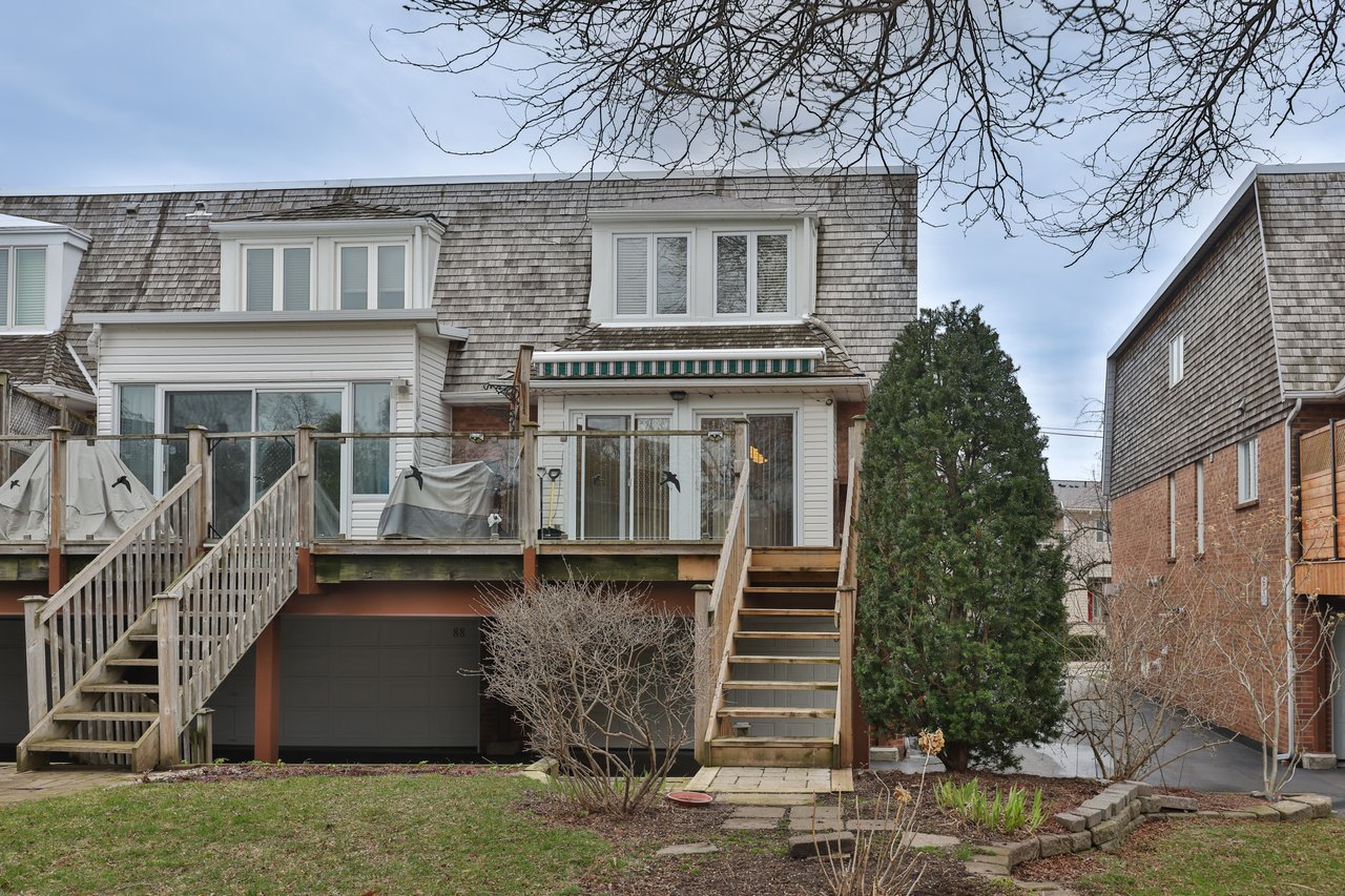 86 Forsythe Street, Oakville