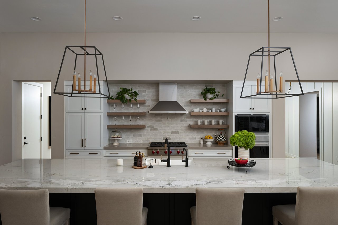 3405 E BLOOMFIELD Parkway