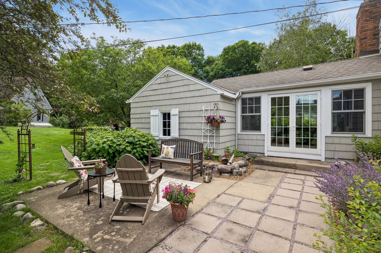 20600 Carson Road, Deephaven