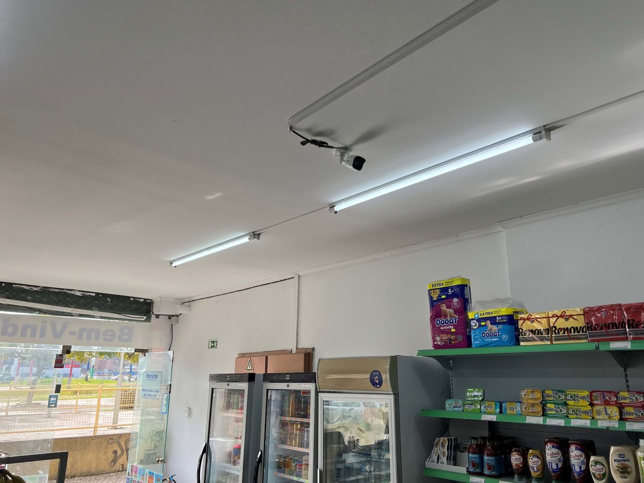 Prime Commercial Space Near Lisbon – Tenant in Place – 5% Annual Return