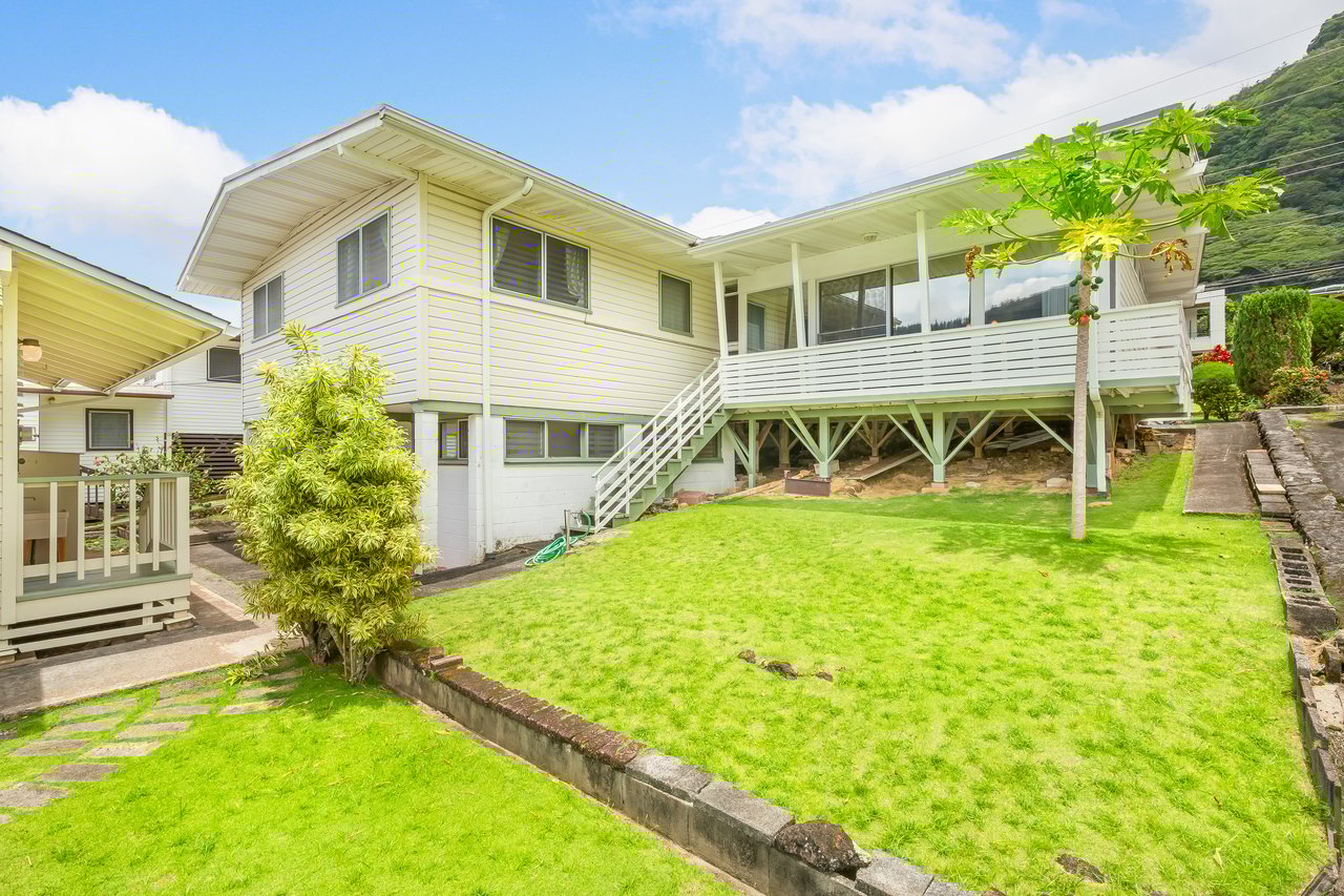 3313 Manoa Road