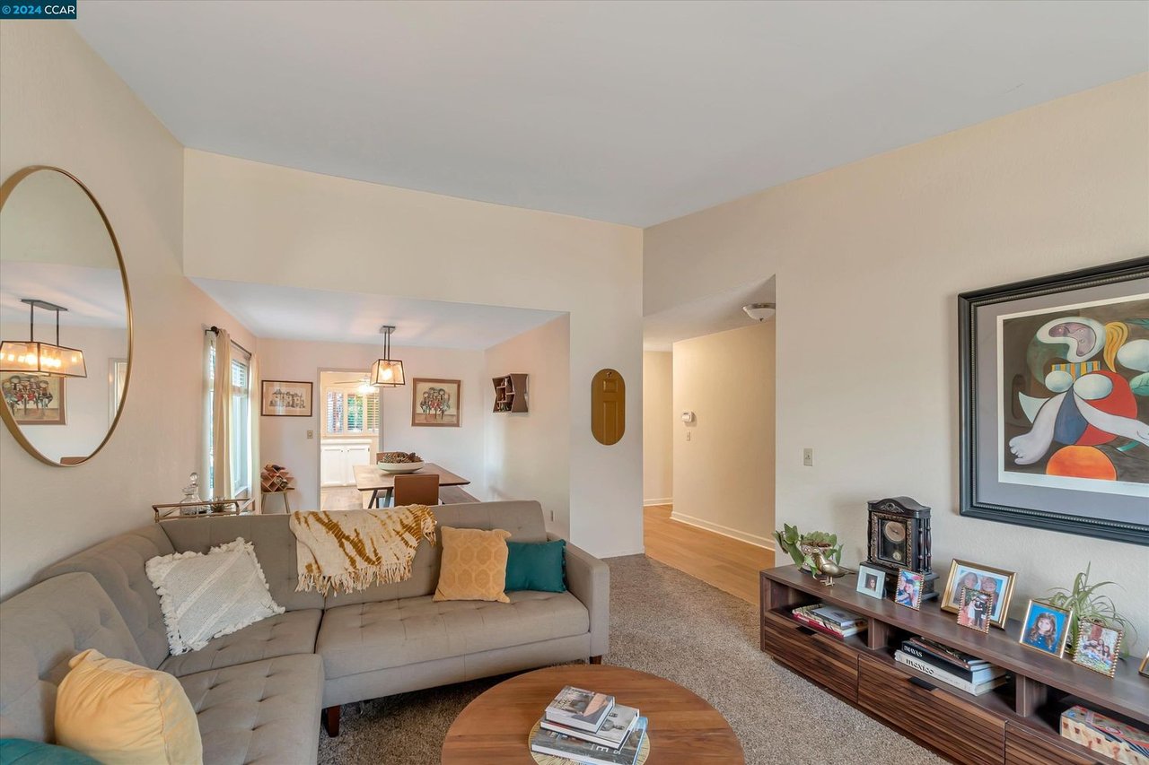 2216 Bristlecone Dr