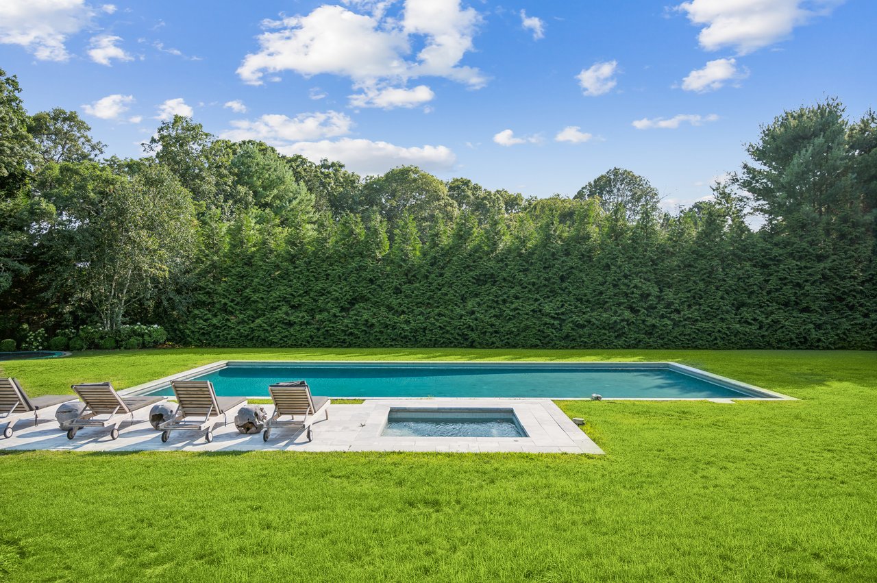228 Town Lane