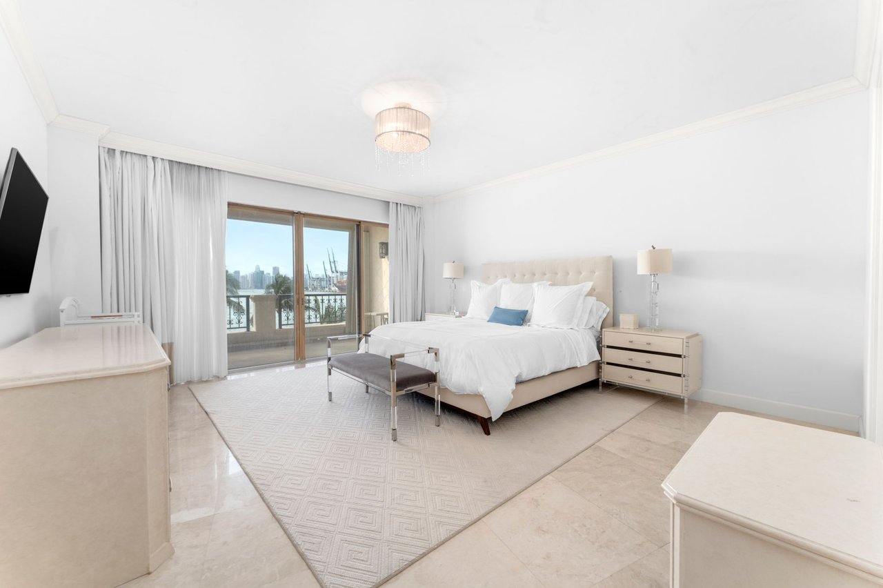 5233 Fisher Island Dr, Unit 5233