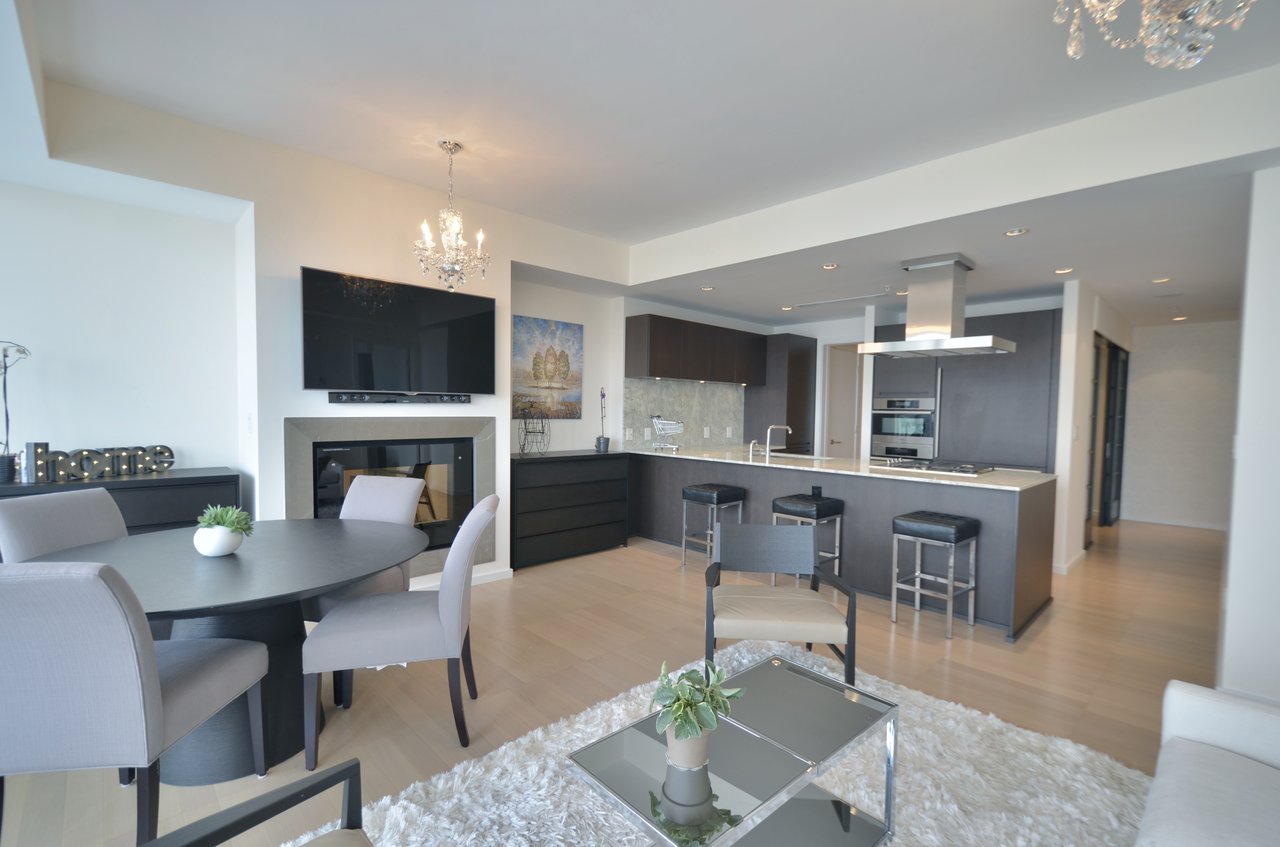 Suite 3003- 180 University Ave