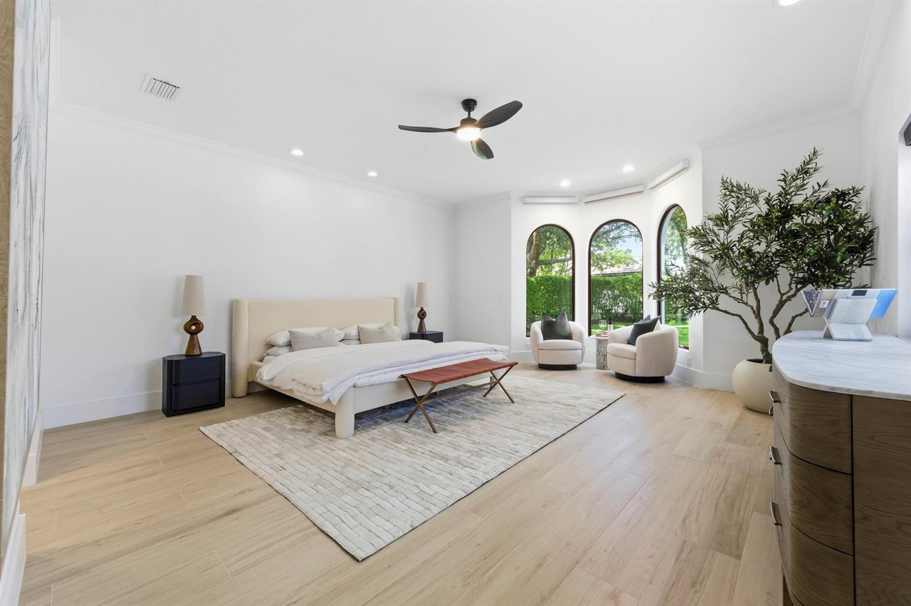 2557 Seminole Circle