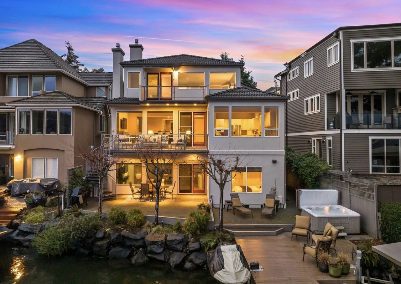 renton washington waterfront home