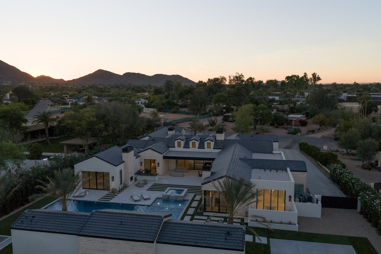 5717 E VIA LOS RANCHOS