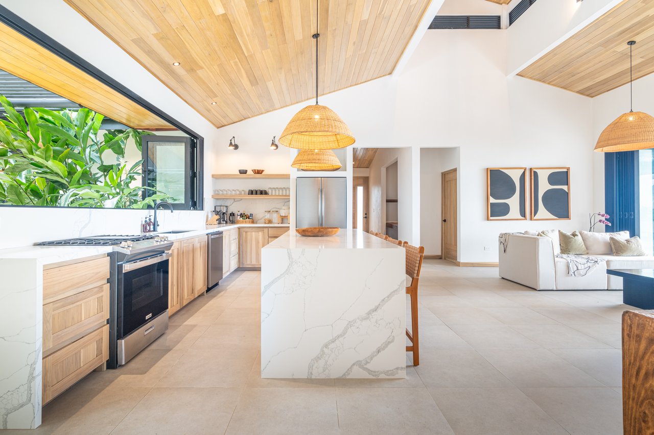 Casa Amarilla – Oceanfront Luxury Meets Sustainable Living in Tres Rios
