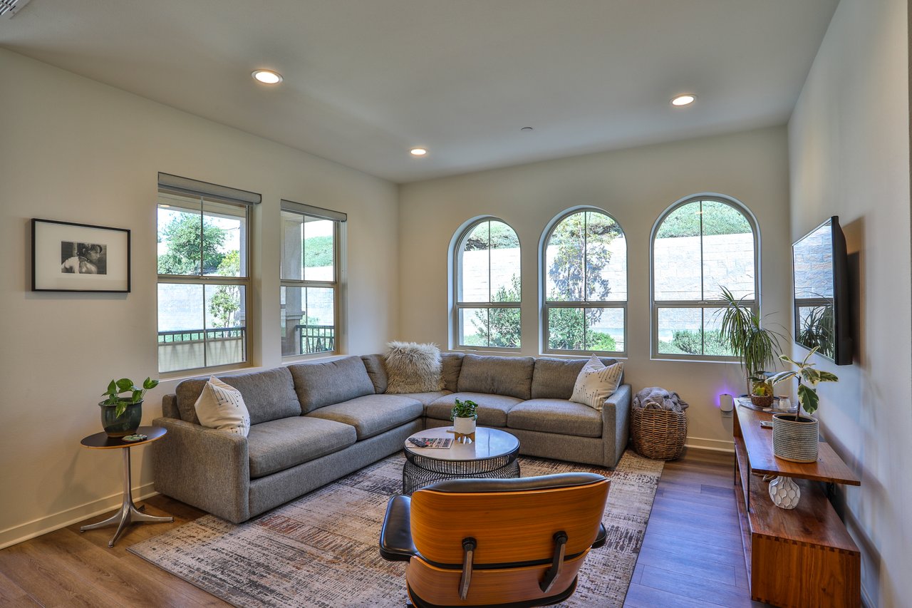 608 White Oaks, Lake Forest