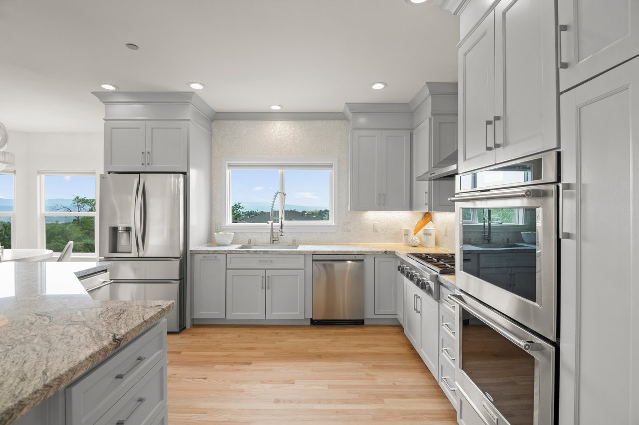 15855 Jackson Oaks Drive