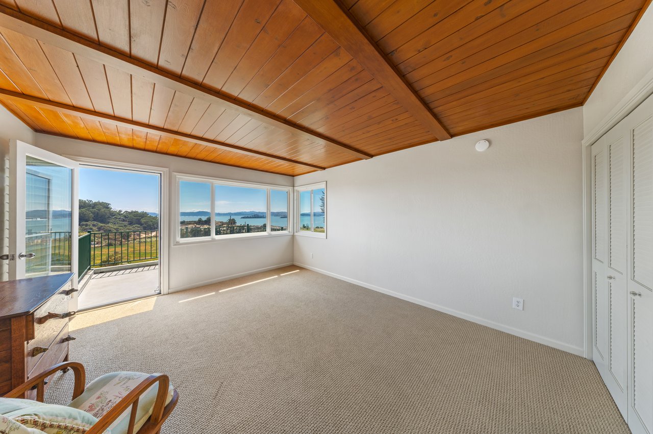 Sunny View Residence in Peacock Gap