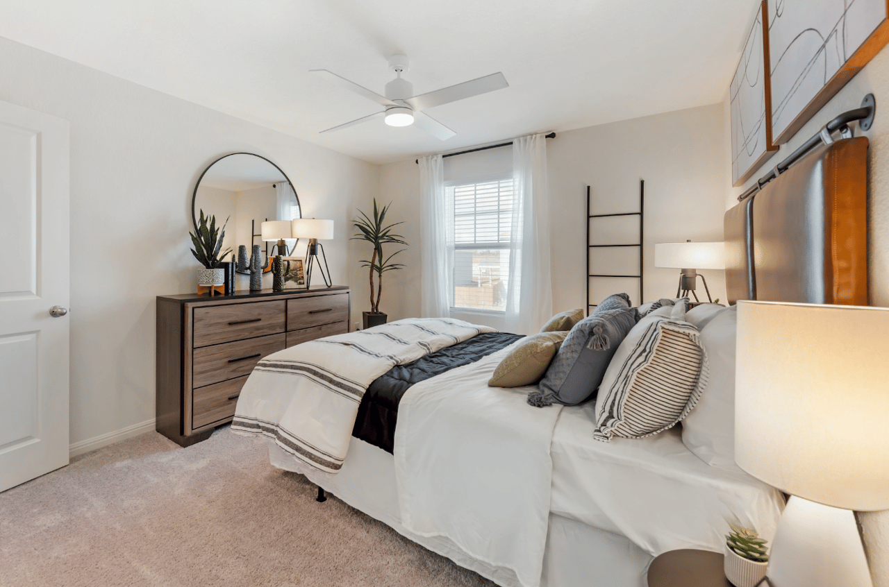 Move In by 12/31 up to 8 WEEKS FREE + $1500 Gift Card!