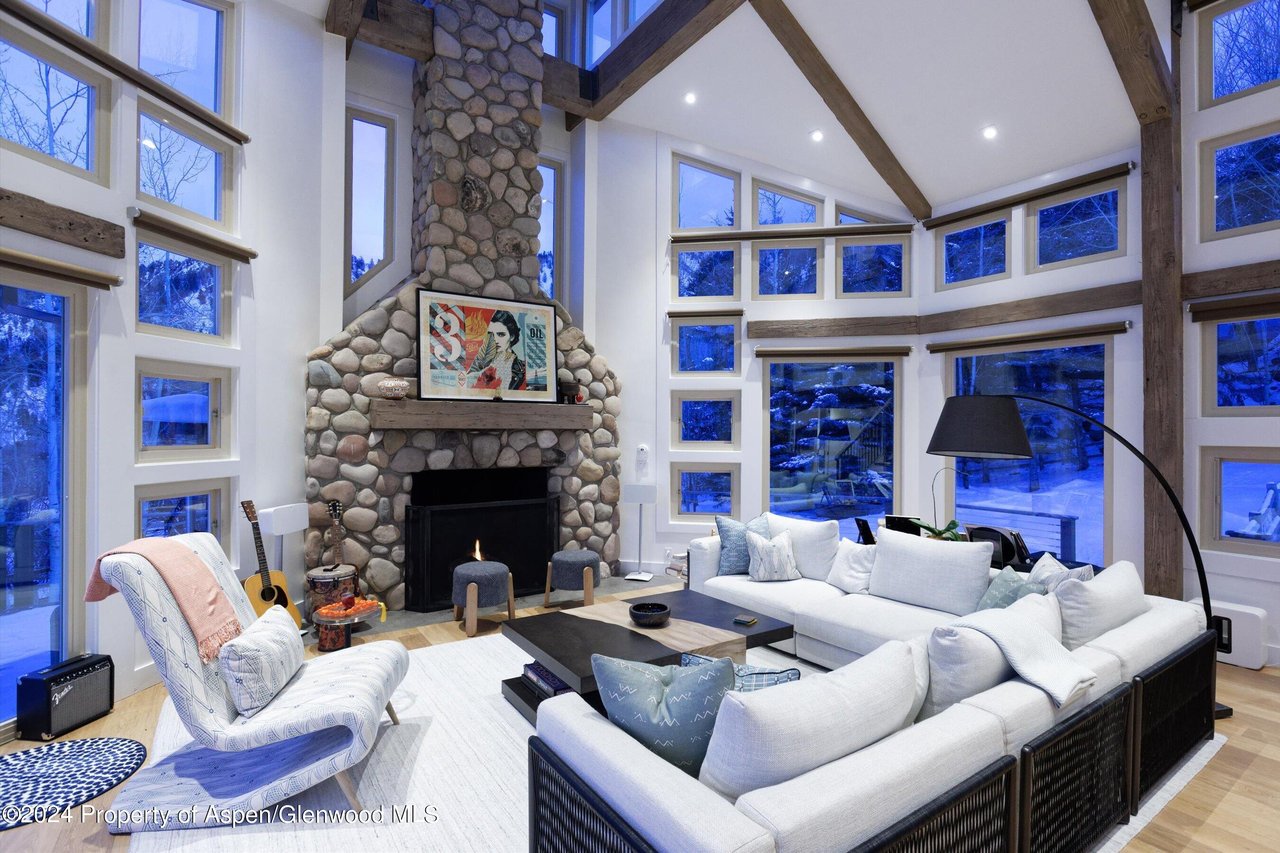 123 Larkspur Lane