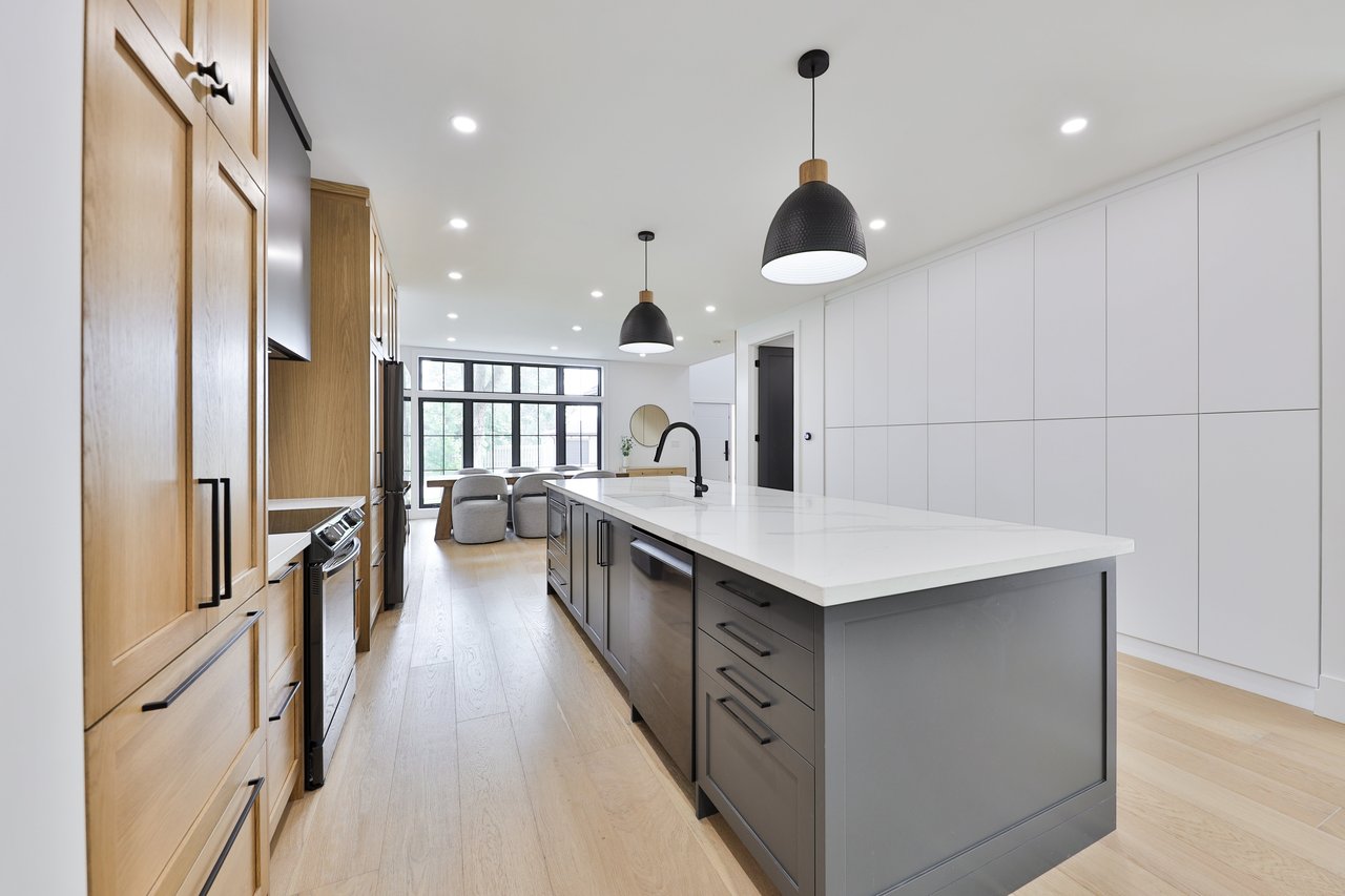 1506 Newlands Crescent, Burlington