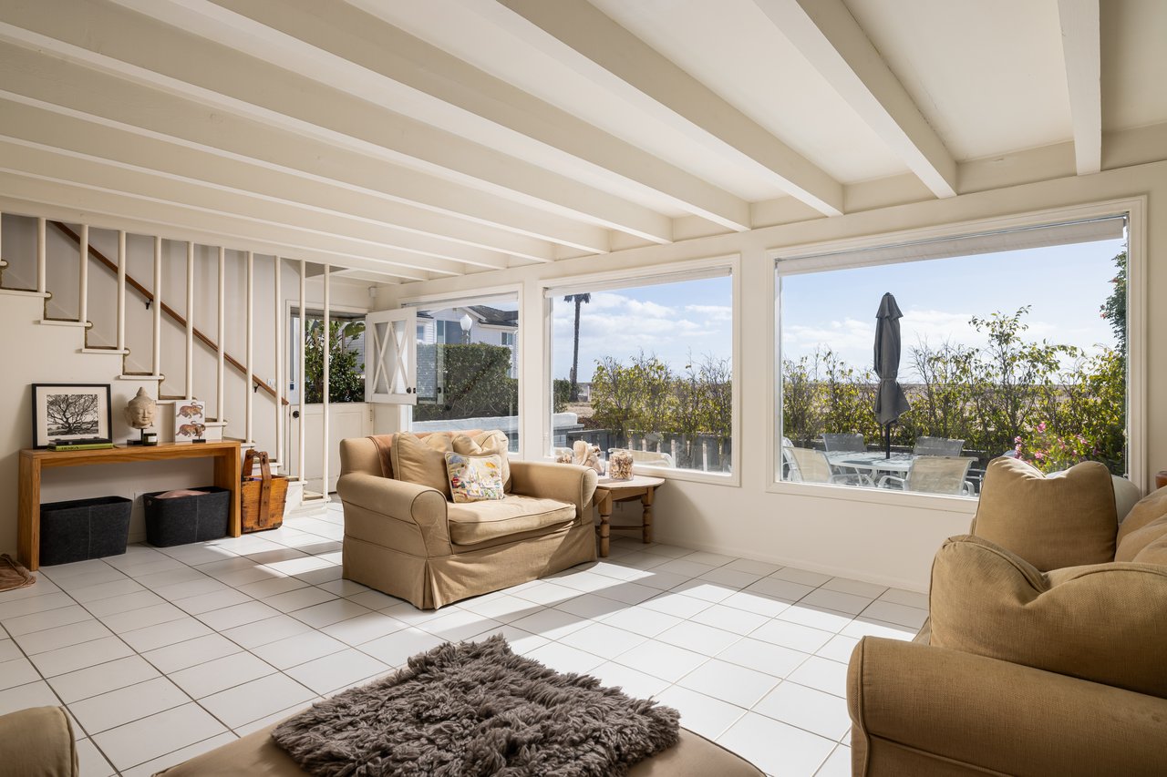 1309 E Balboa Boulevard