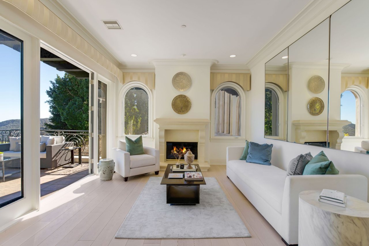 16677 Stone Oak Park