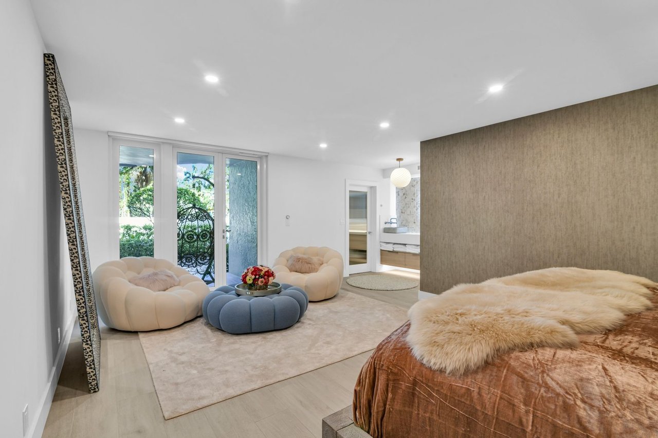 100 SE 5th Ave, Unit 106