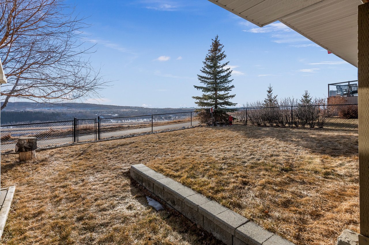 98 Tuscany Ravine Close NW