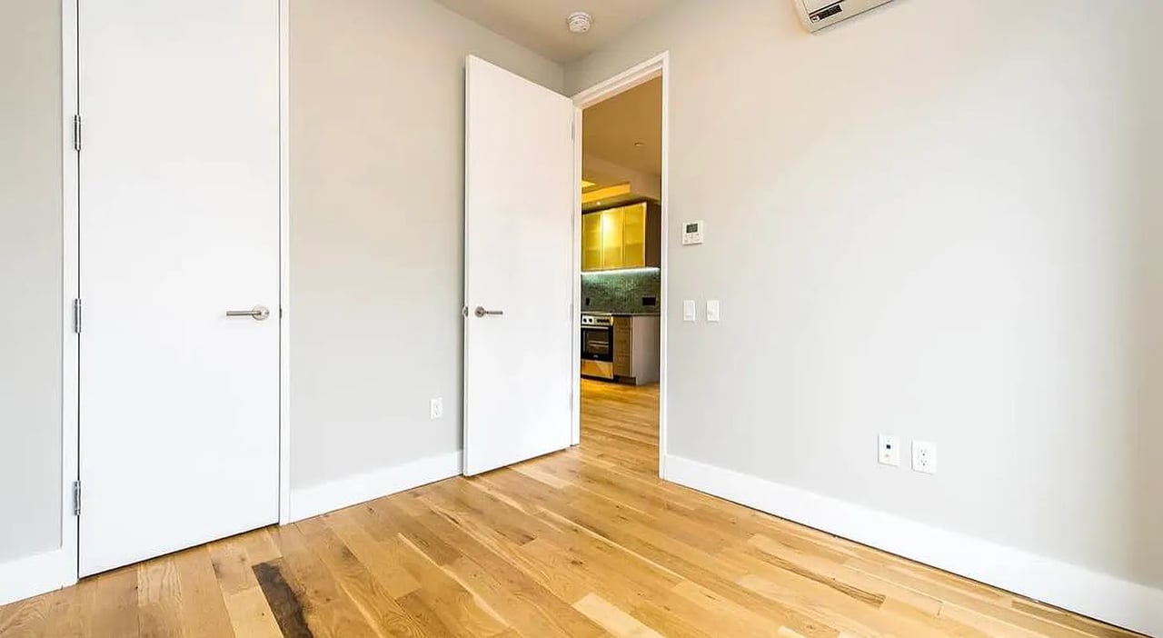 185 Leonard St 3E