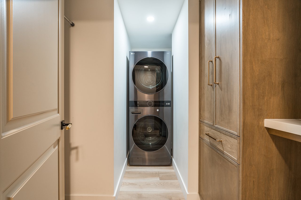 6803 E MAIN Street, 5511