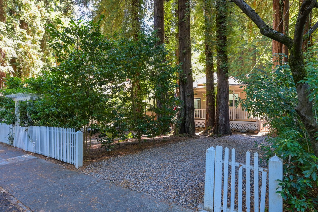 207 Madrone Ave