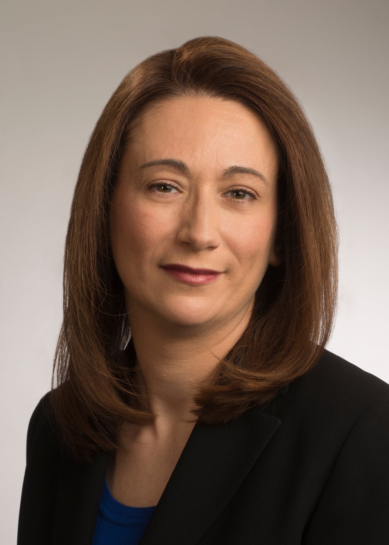 Holly Poulos Baltimore, MD Real Estate Agent Headshot