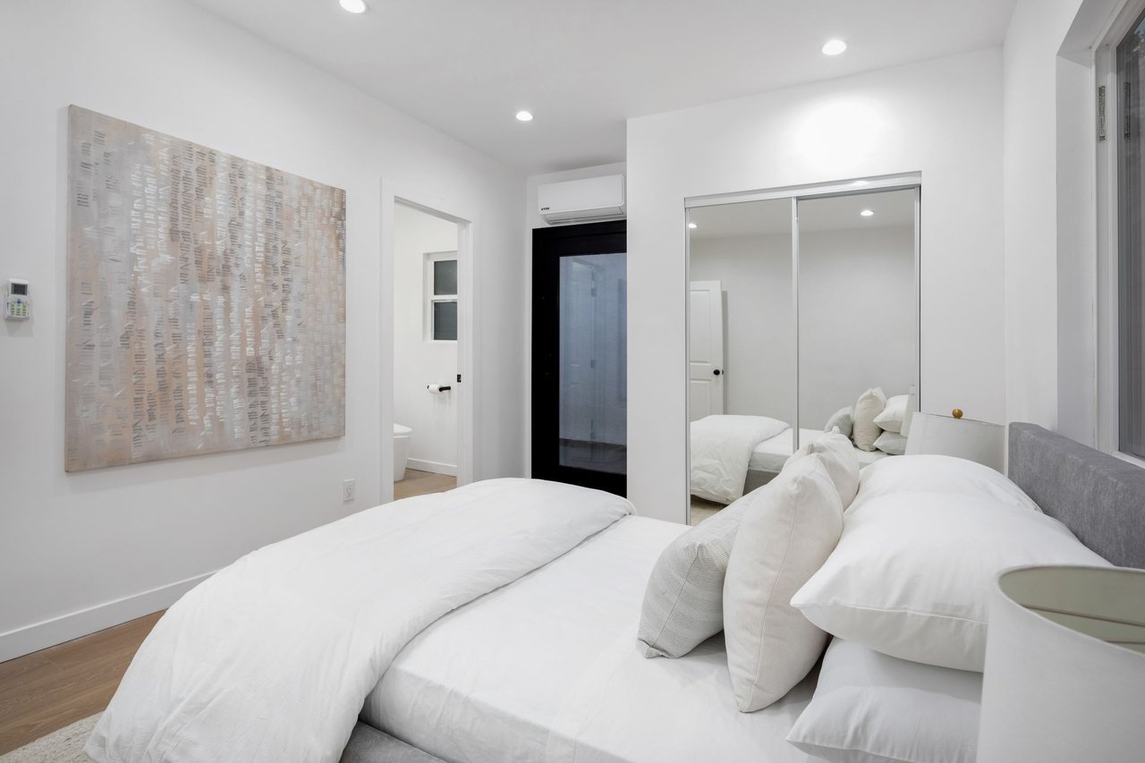 574 Mount Holyoke Ave