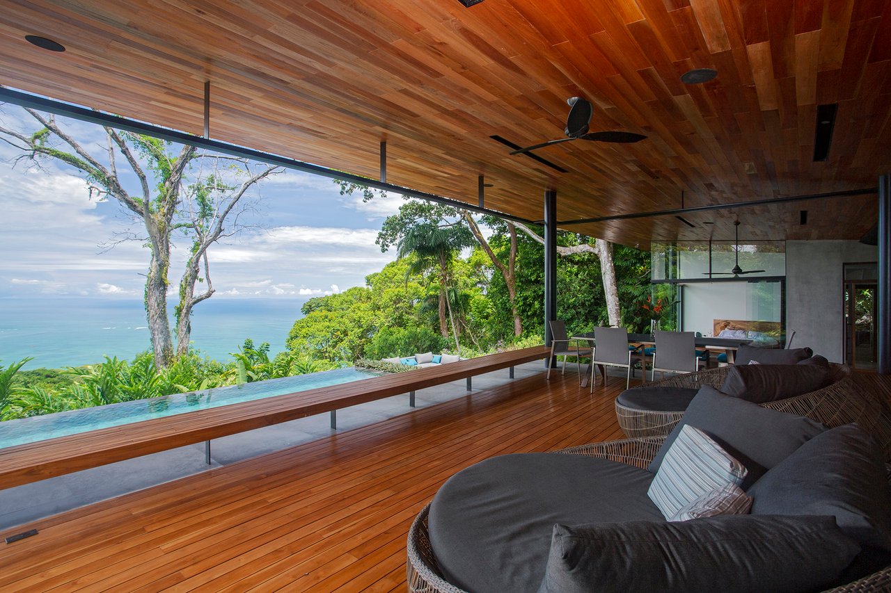 Casa Sanctuary ·  Luxury Jungle Villa · Whale Tail View