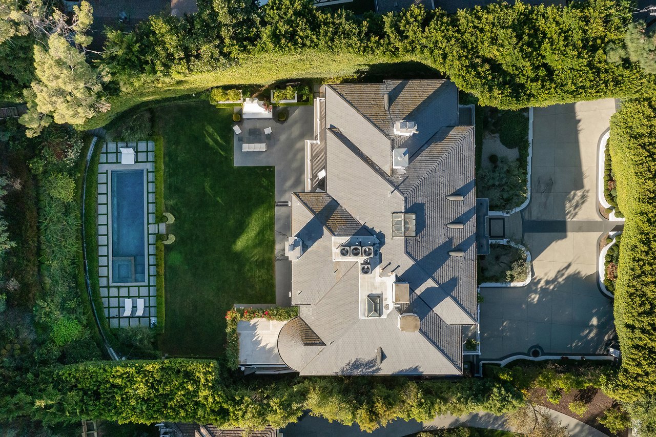 9135 Hazen Dr, Beverly Hills
