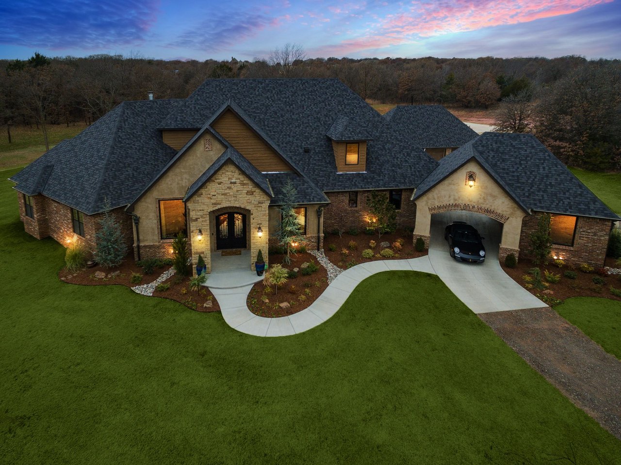 Wyatt Poindexter | Oklahoma Luxury Realtor Showcasing the Most Beautiful Luxury Homes Ever Built in Oklahoma - Wyatt Poindexter - The Agency 