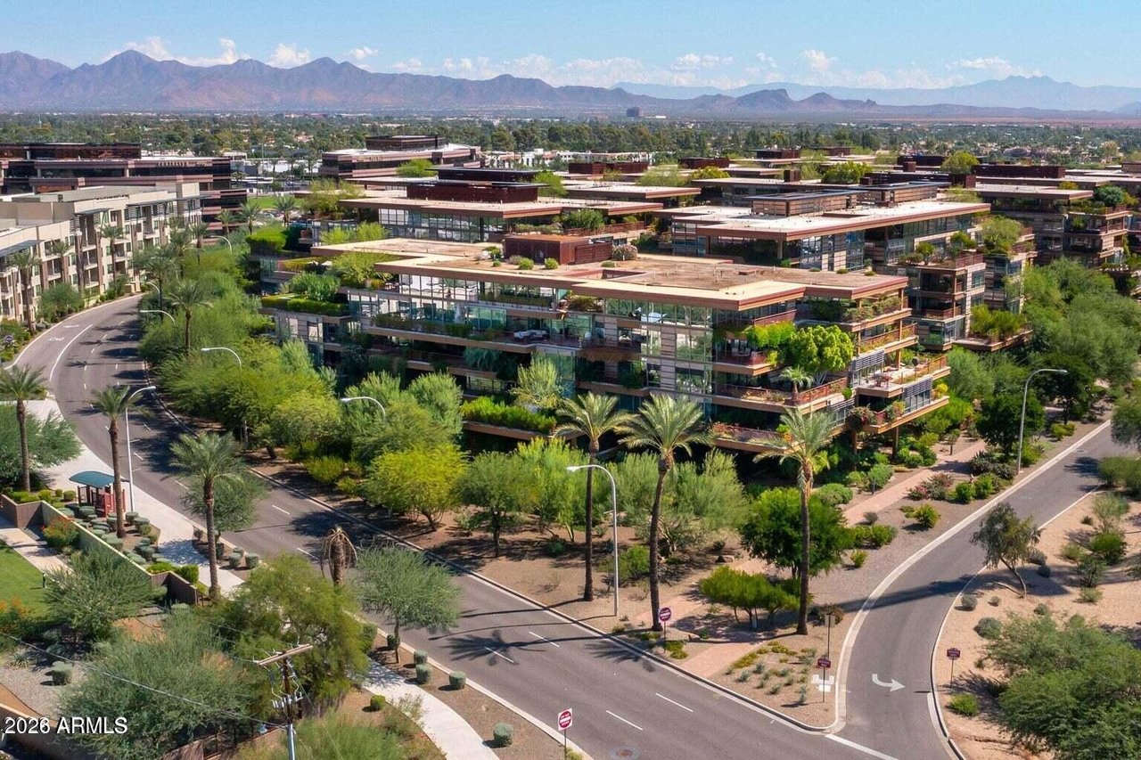 7121 E Rancho Vista Dr, #5011