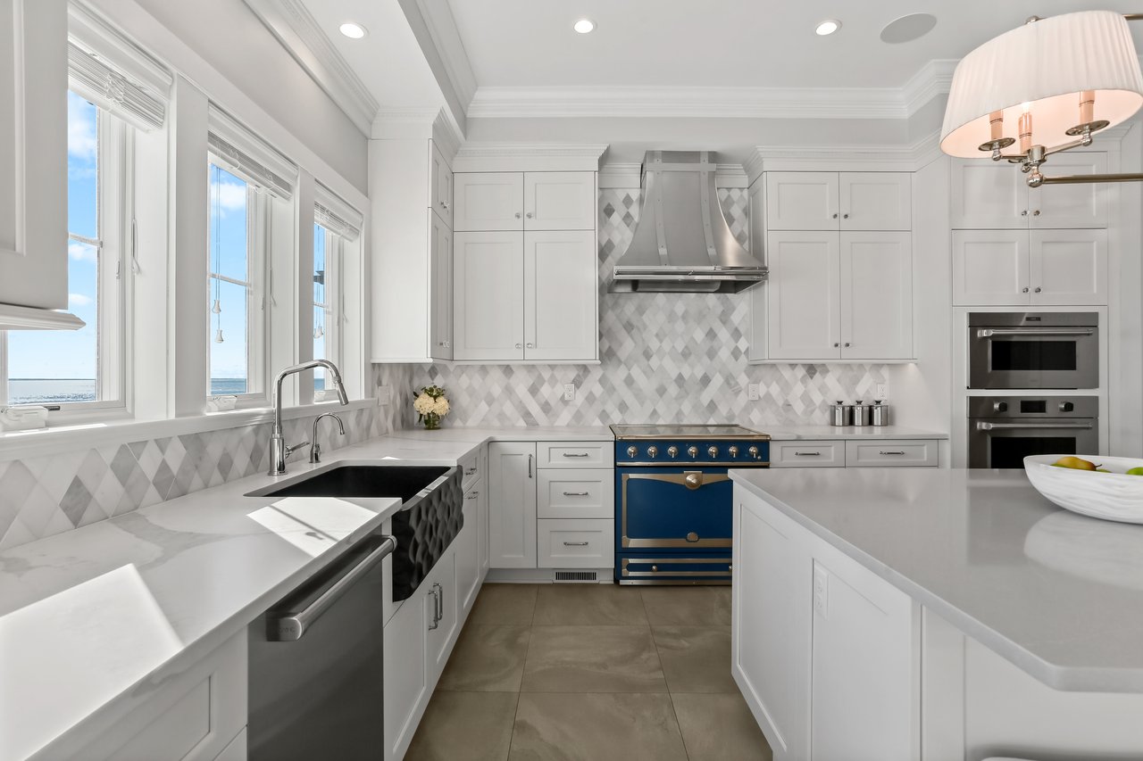 WATERFRONT LUXURY * PRIVATELY SOLD * RECORD SETTING PRICE