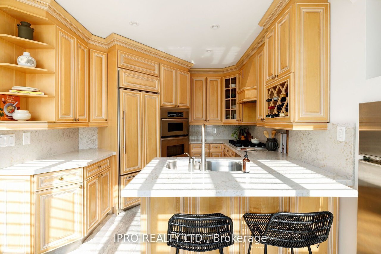 BOUTIQUE LIVING 