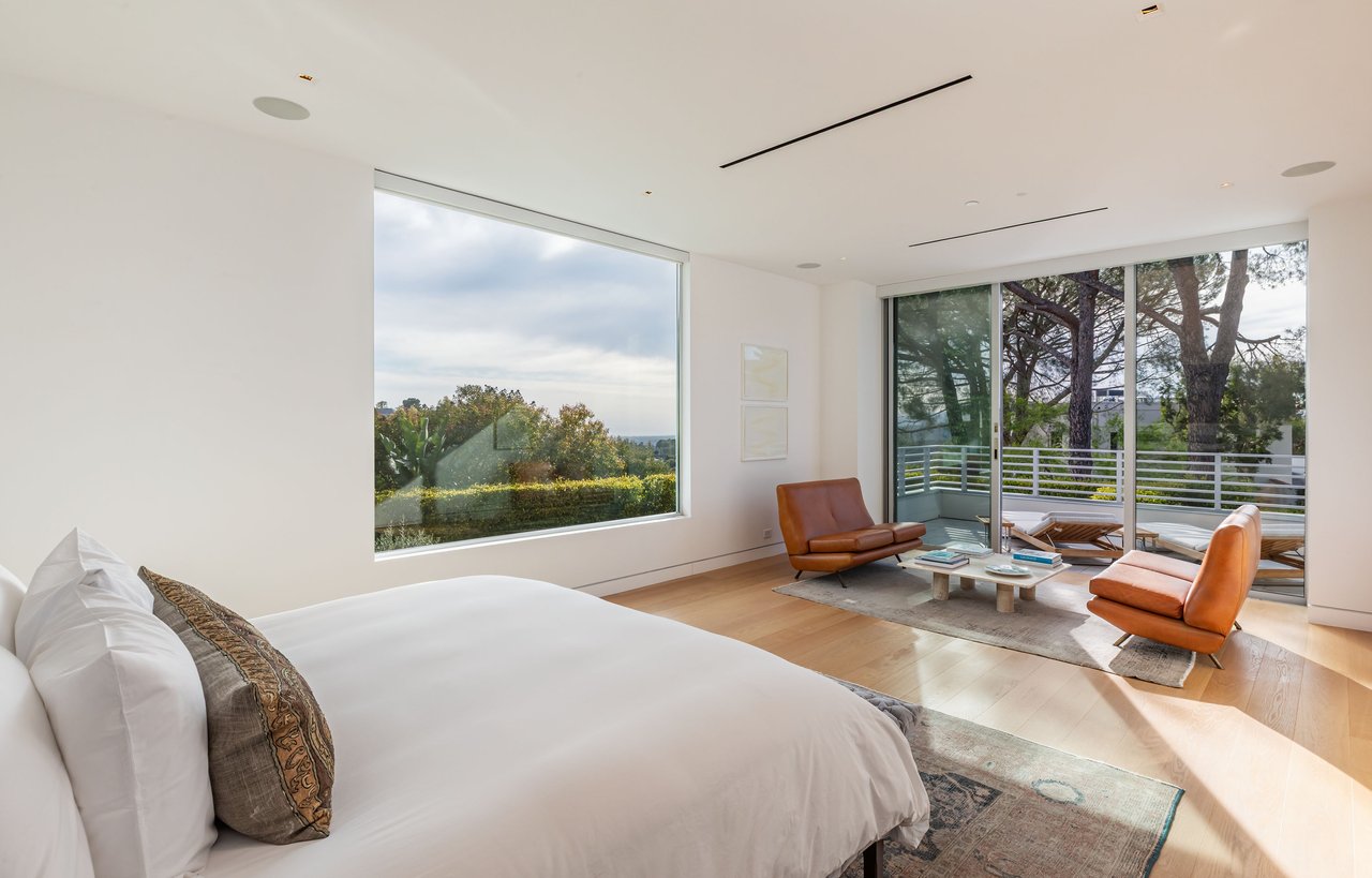 9011 Alto Cedro Dr, Beverly Hills