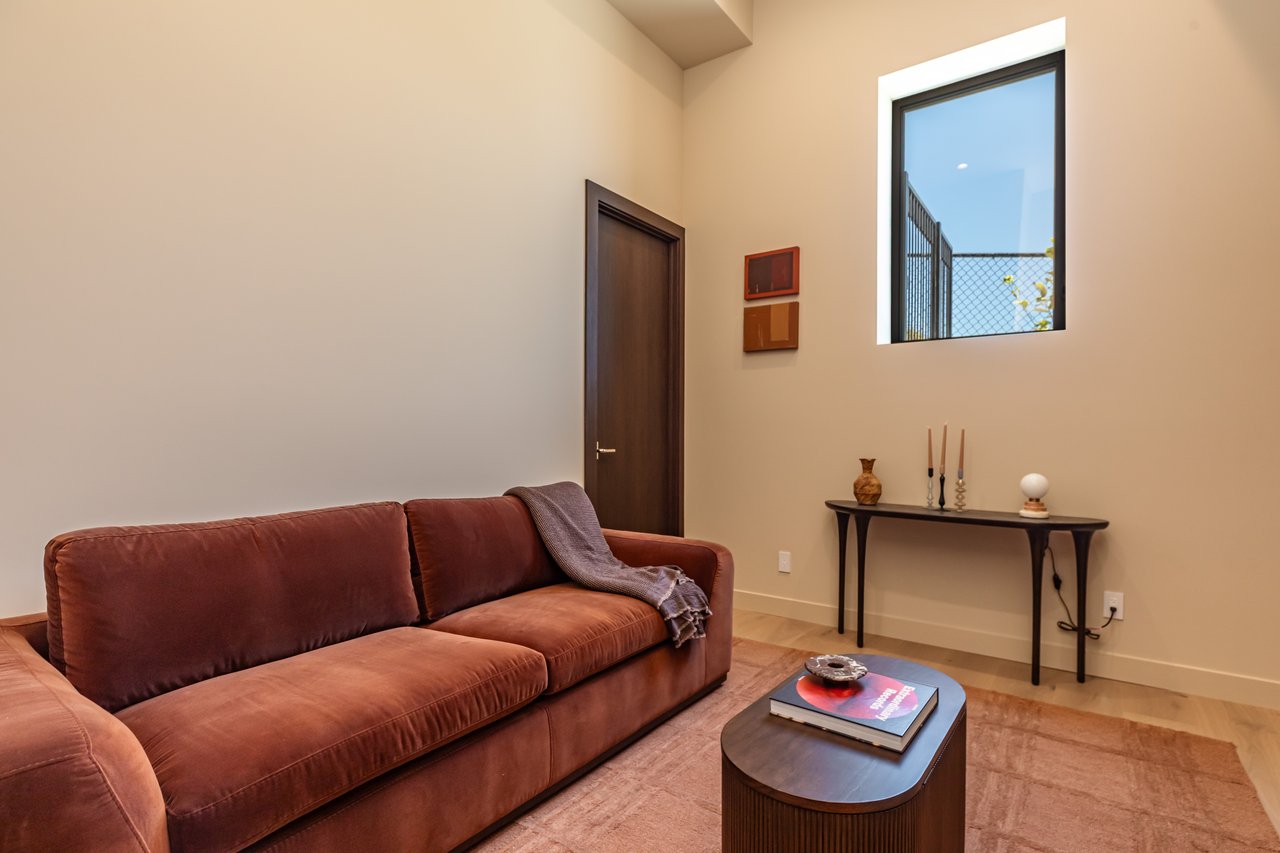 4346 Avenida De La Encinal