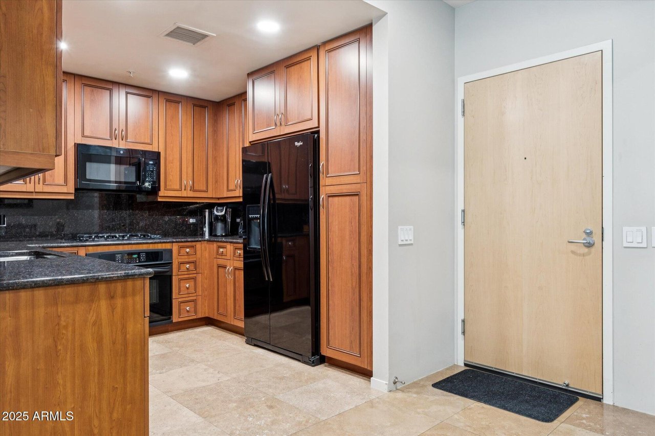 7161 E Rancho Vista Dr, #1003