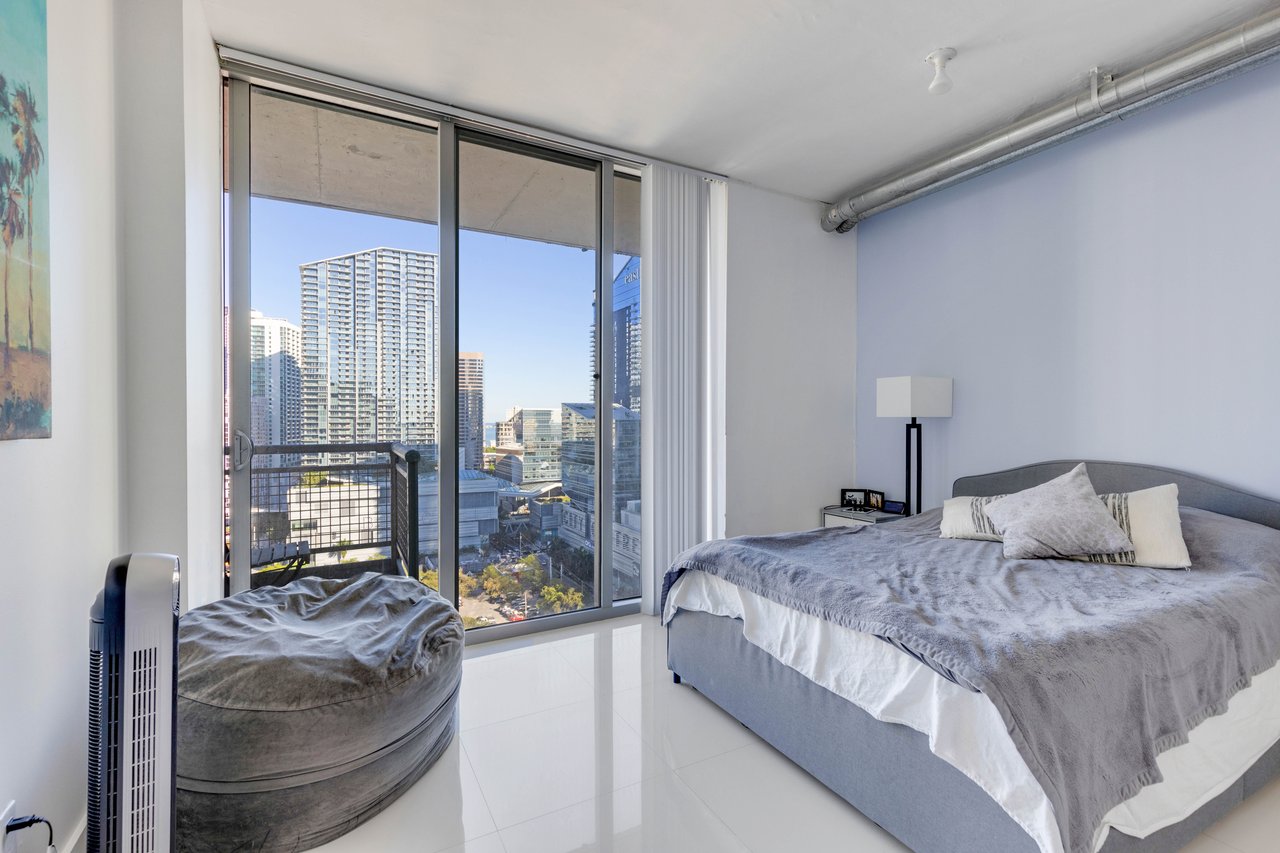 690 SW 1st #2308 Miami FL-33130