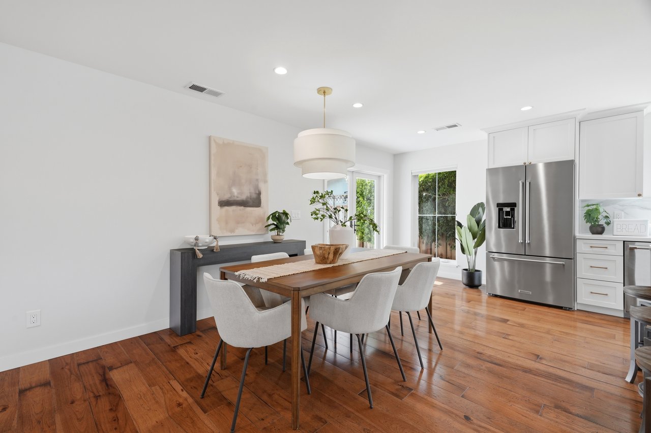 2133 Santa Cruz AVE
