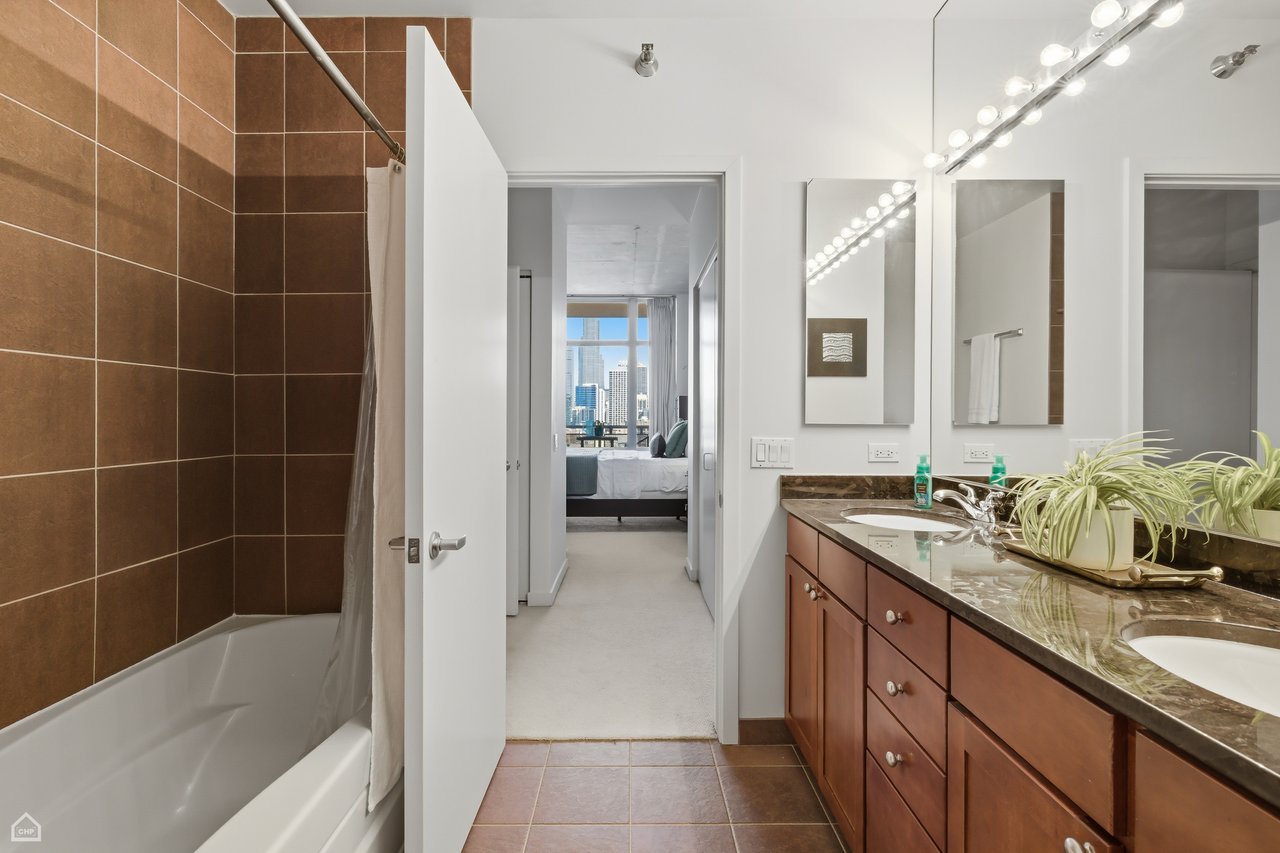 702 N Larabee Street unit 1206 