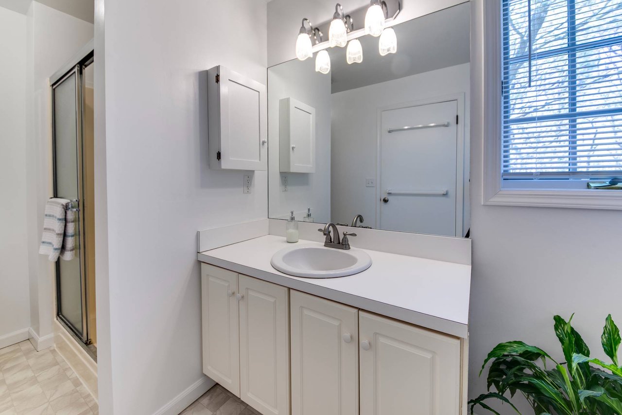 121 Mulford Ave